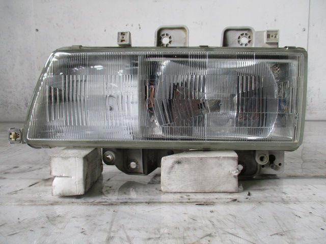 PB-NKR81/いすゞ エルフ ヘッドライトAy(右) 中古パーツ パーツ